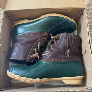 Sperry Saltwater Tan Green 6.5
